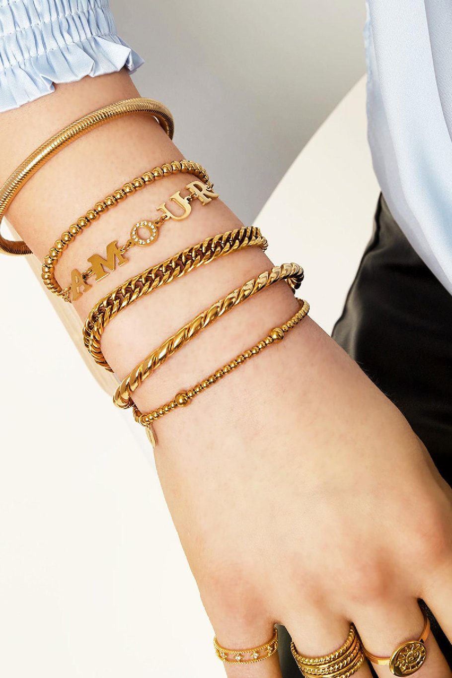 bracelet en acier inoxydable avec texte amour et pierres de zircon couleur or Image2